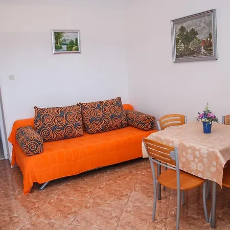 Apartament Milat *