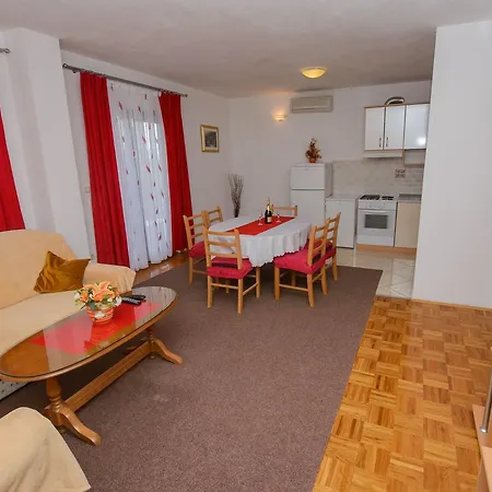 Apartament Milat