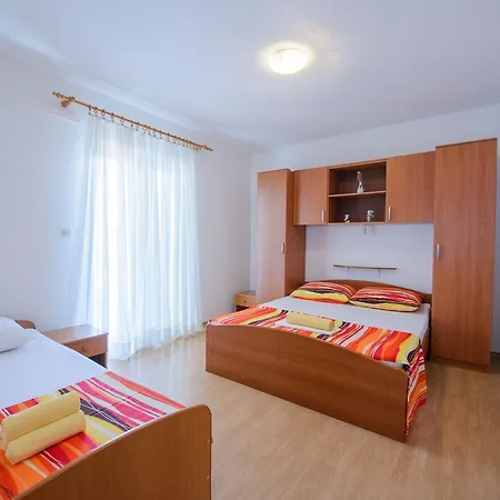 Milat Kastela