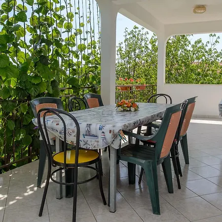 Milat Apartment Kastela